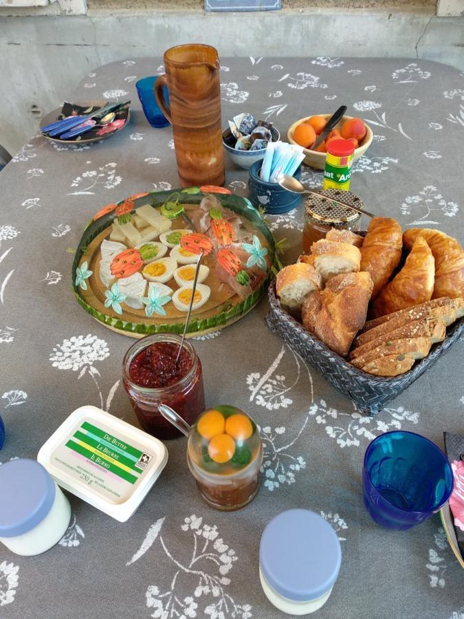 Bed and Breakfast La Tourelle Tartegnin Exterior foto
